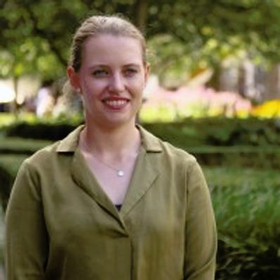 Dr Ellen Devereux