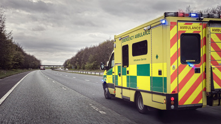 Emergency-ambulance-160895601-web-1500px.jpg